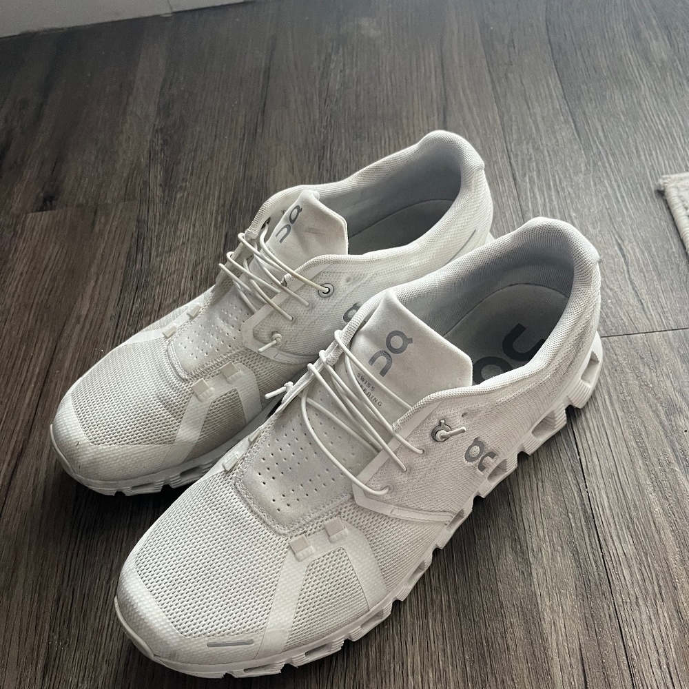 On Running Cloud 5 All White size 12